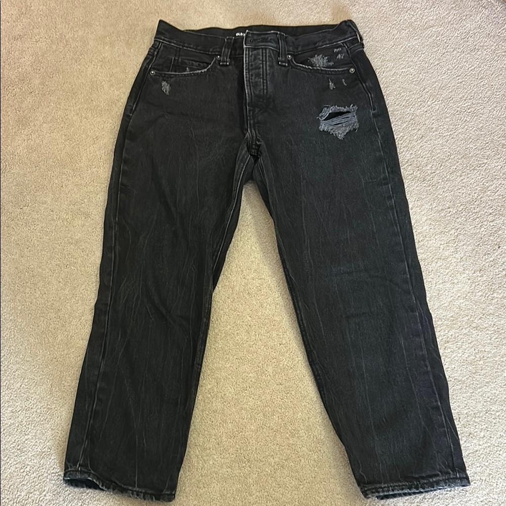 Black Distressed Women’s Jeans